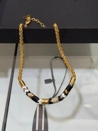 Chanel Black & White Chain Necklace – Elegant Luxury Fashion Jewelry