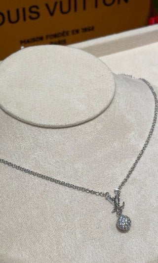 Louis Vuitton Signature Diamond Pendant Necklace